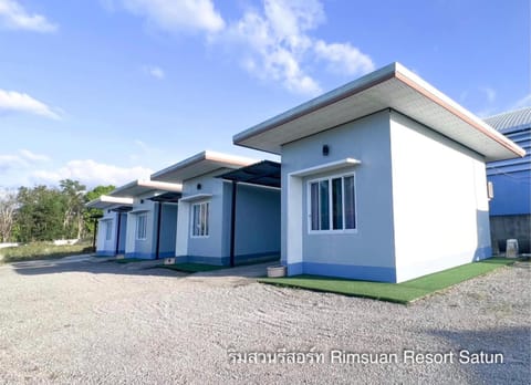 Property building, Facade/entrance, Day, Photo of the whole room, On site, Inner courtyard view