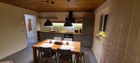 Kitchen or kitchenette, Living room