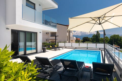 Property building, Beach, Swimming pool