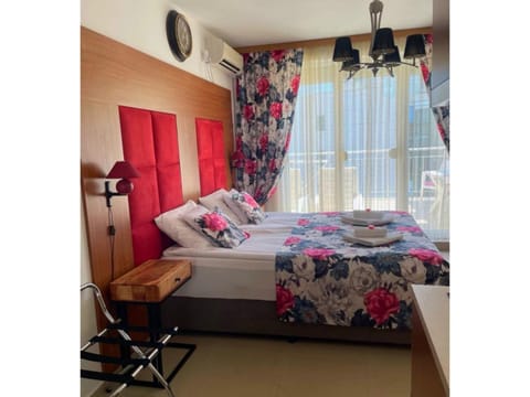 Bed, Balcony/Terrace, Kitchen or kitchenette