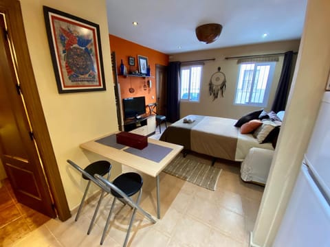 Communal lounge/ TV room, Kitchen or kitchenette, Bedroom, stove, kitchen, kitchen