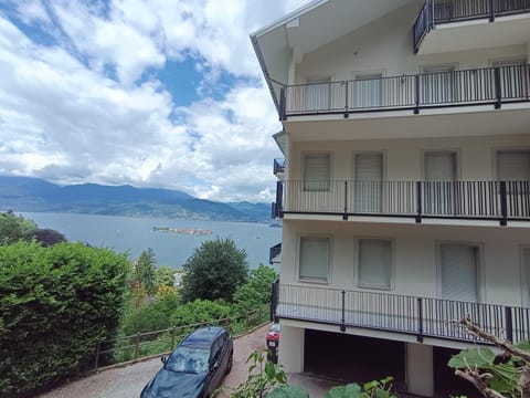 Property building, Natural landscape, View (from property/room), Balcony/Terrace, Lake view, Mountain view