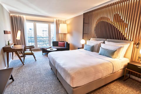 Bed, Living room, Photo of the whole room, Seating area