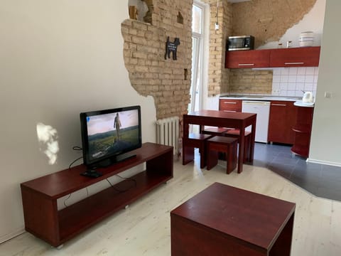 TV and multimedia, Kitchen or kitchenette, Living room, Dining area