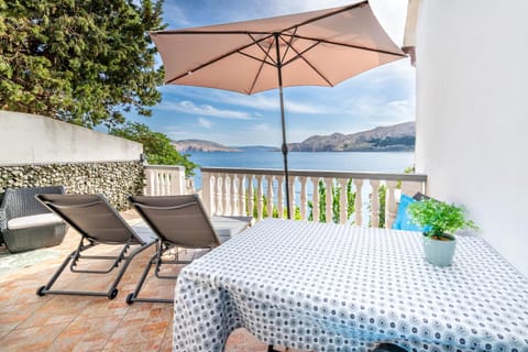 View (from property/room), Balcony/Terrace, Sea view, Street view