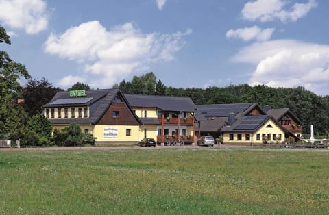 Property building, Restaurant/places to eat