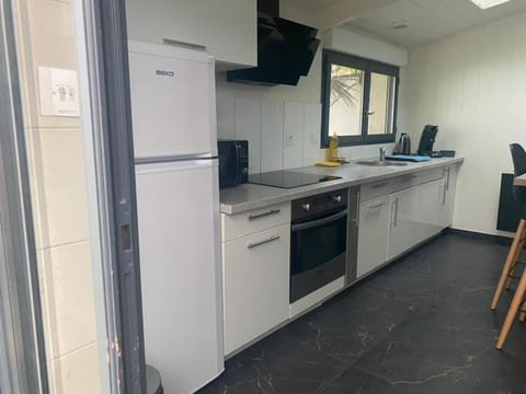 Jolie Maisonnette Studio Apartment in Saint-Herblain