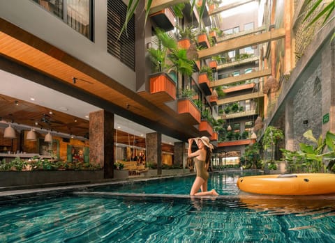 Swimming pool