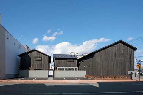 Property building, Day