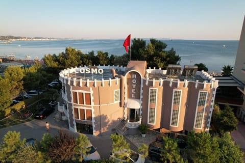 Property building, Nearby landmark, Natural landscape, Bird's eye view, Landmark view, Sea view
