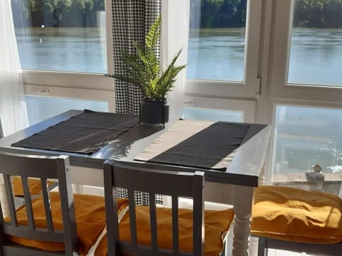 View (from property/room), Dining area, River view