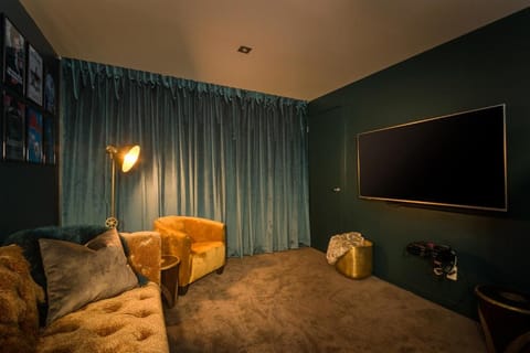 Communal lounge/ TV room, TV and multimedia, Evening entertainment