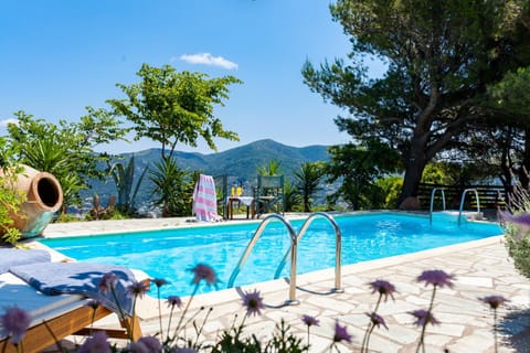 Garden, Mountain view, Pool view, Swimming pool, sunbed