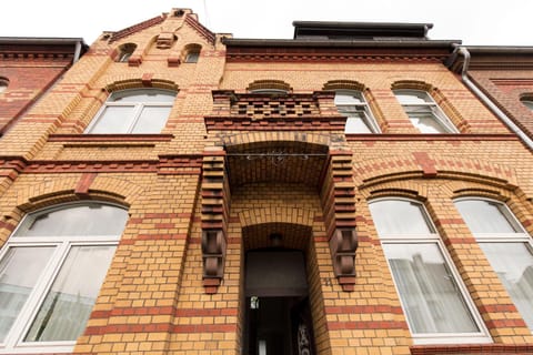 LONDON . CHILLINGHOUSE # 9, 3 Min. vom ICE, NETFLIX, Garten Apartment in Sankt Augustin