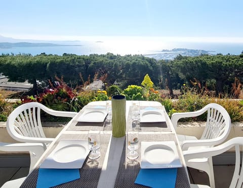 Patio, Day, Natural landscape, View (from property/room), Balcony/Terrace, Dining area, Sea view