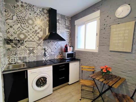 Pequeño Alojamiento con Mini Piscina - NO climatizada Apartment in Valencia