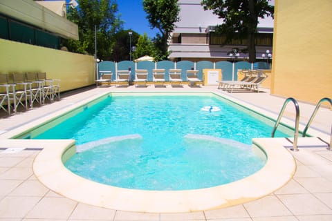 Pool view, Swimming pool, sunbed