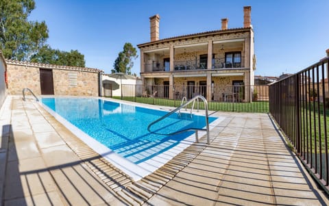 Property building, Garden, Swimming pool
