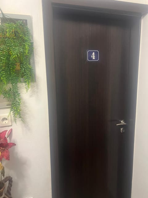 Centrally Located Private Rooms Bed and Breakfast in Heraklion