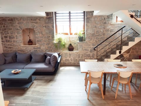 Maison du Troubadour House in Balazuc