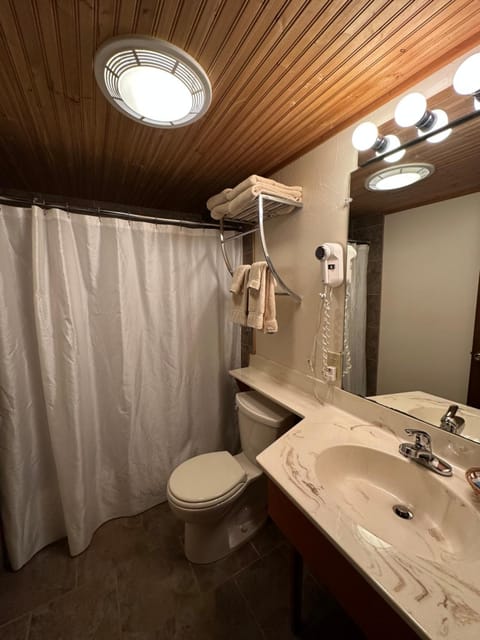 Wildwood on the Lake Motel in Lake Placid