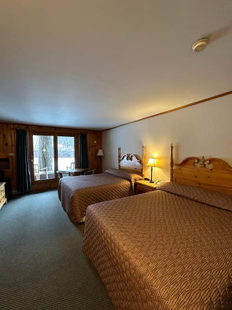 Wildwood on the Lake Motel in Lake Placid