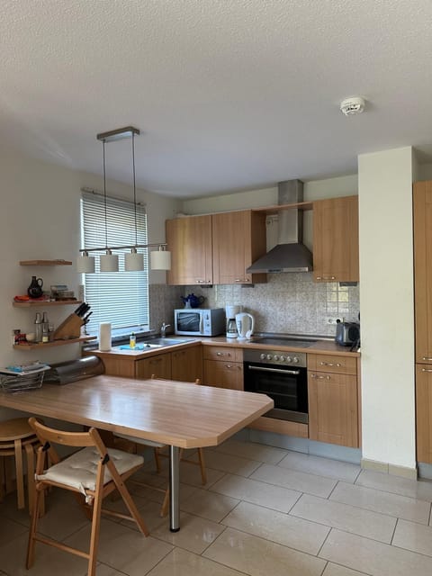 Kitchen or kitchenette, Dining area, dishwasher, minibar, pet friendly, stove, toaster