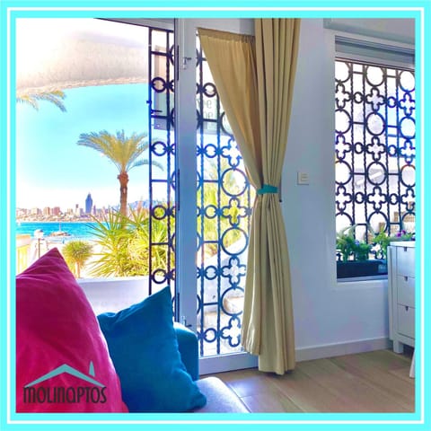 View (from property/room), View (from property/room), Living room, City view, City view, Landmark view, Landmark view, Sea view, Sea view, Quiet street view