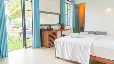 Bed, Bedroom, Family