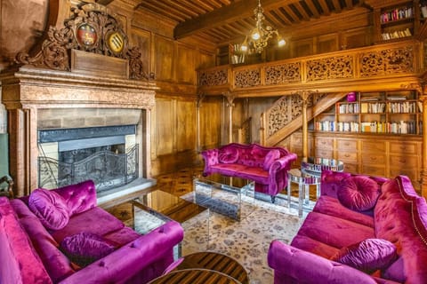 Antique apartment in the XV century Castle Apartment in Montreux