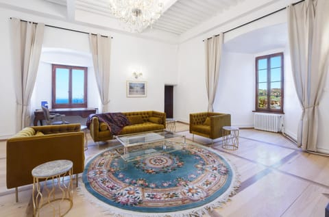 Authentic Middle Ages apartment in the Castle Apartment in Montreux