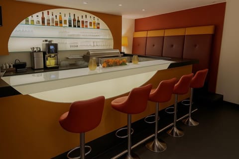 Lounge or bar, Drinks, Alcoholic drinks, Non alcoholic drinks