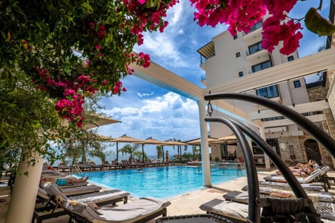 Property building, Swimming pool