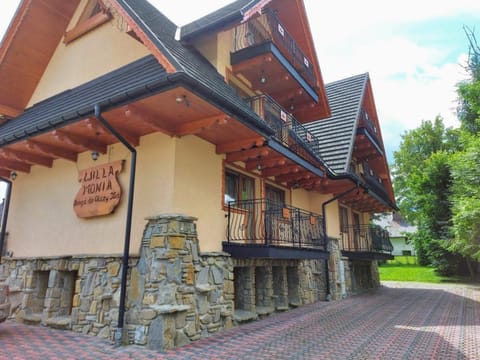 Property building, Balcony/Terrace, Dining area, Garden view, Mountain view, Parking