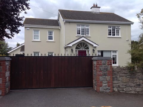 Tess's Guest House R95K6N1 This Property is unsuitable for children under 12 years old Bed and Breakfast in County Kilkenny