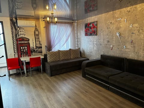Bed, Photo of the whole room, Seating area