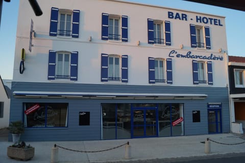 Facade/entrance