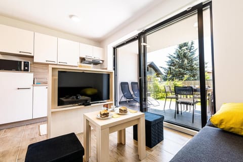 Patio, TV and multimedia, Living room