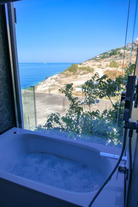 Nili Deluxe Hotel in Sarandë