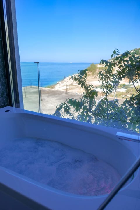 Nili Deluxe Hotel in Sarandë