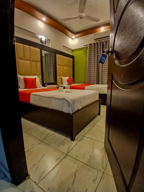 Bed, Photo of the whole room, Bedroom, air conditioner