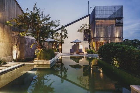 Property building, Swimming pool