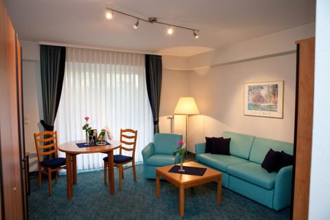 Day, Dining area