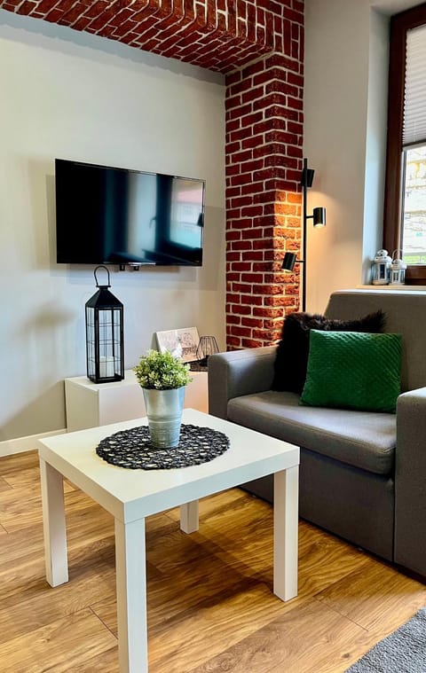 Communal lounge/ TV room, TV and multimedia, Seating area, Evening entertainment