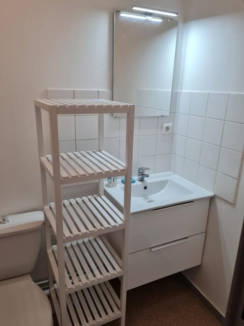 studio intra-muros meublé Apartment in Avignon