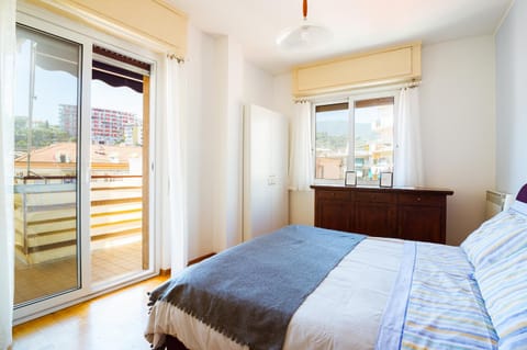 Erica Home - 2 Bedrooms, Terrace, WiFi Apartment in Sanremo