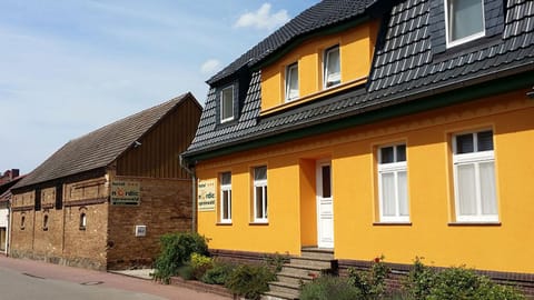 Property building, Day, Other, On site, Street view, Location