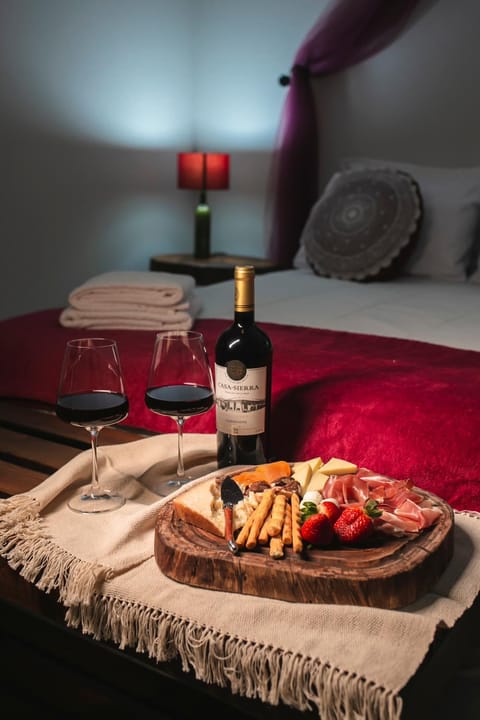 Restaurant/places to eat, Bed