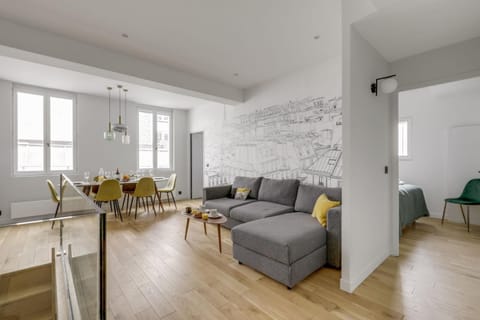 Living room, Seating area, Dining area
