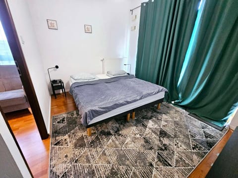 Bed, Living room, Photo of the whole room, Bedroom